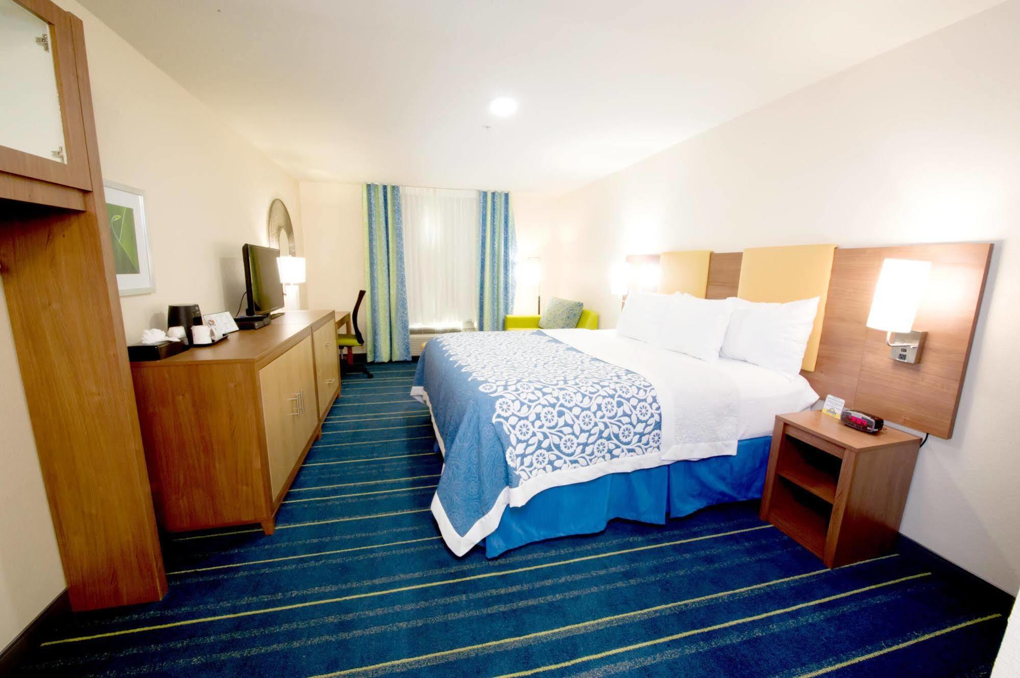 Arya Inn & Suites Farmers Branch Exterior photo